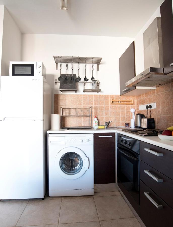 Glabur Stays - The Cozy Atelier - Nicosia City, Free Parking & Wifi, Welcomes You!!! Bagian luar foto